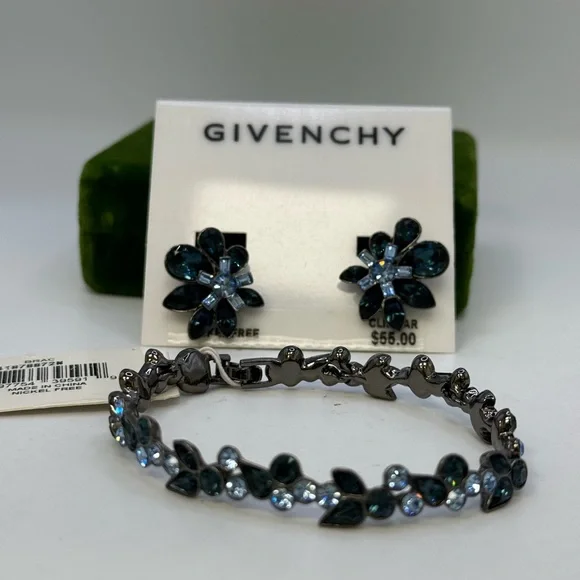In original packaging GIVENCHY bracelet and earrings set - Picture 4 of 8